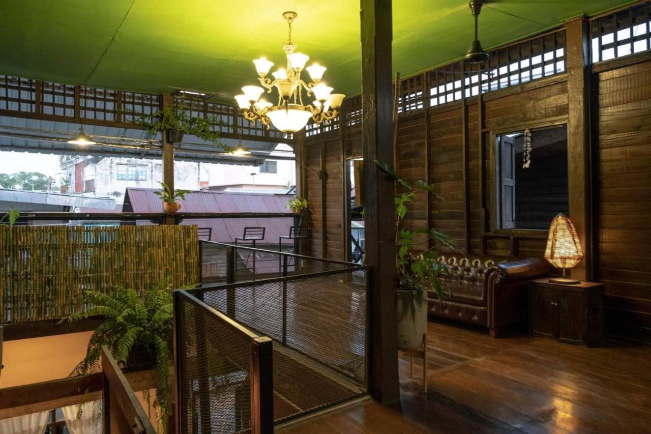 Non House Bangkok บ้านนอนโฮสเทล Εξωτερικό φωτογραφία