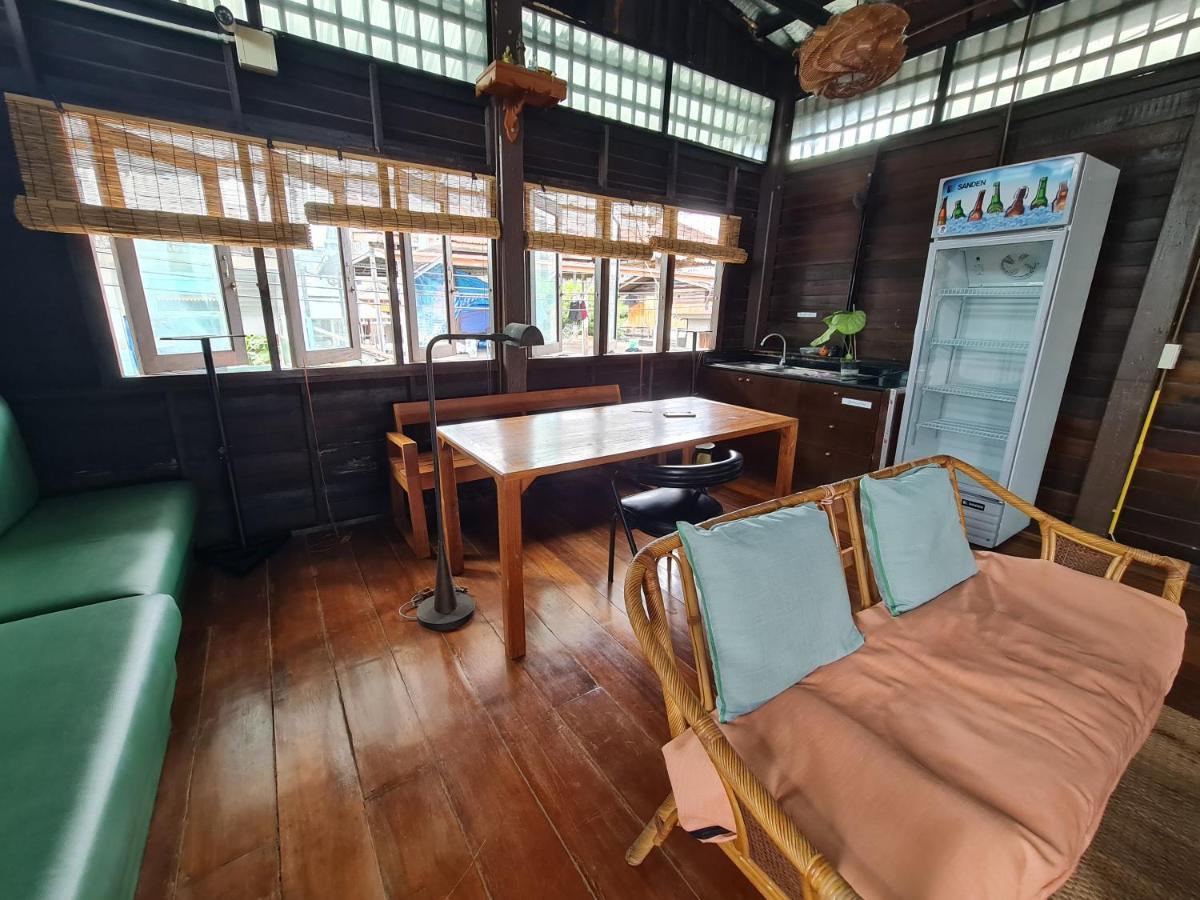 Non House Bangkok บ้านนอนโฮสเทล Εξωτερικό φωτογραφία
