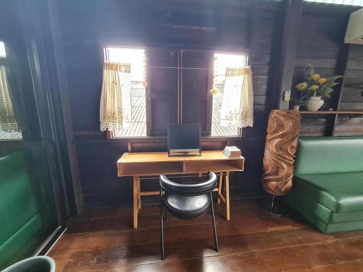Non House Bangkok บ้านนอนโฮสเทล Εξωτερικό φωτογραφία