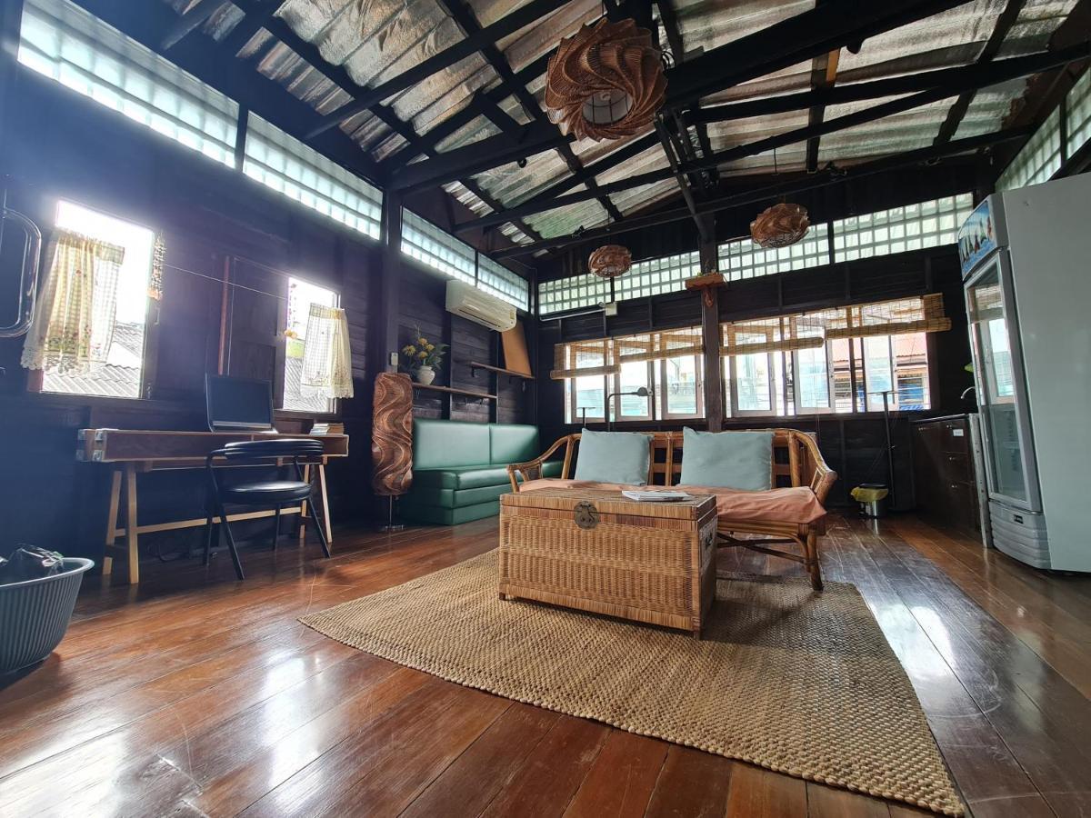 Non House Bangkok บ้านนอนโฮสเทล Εξωτερικό φωτογραφία