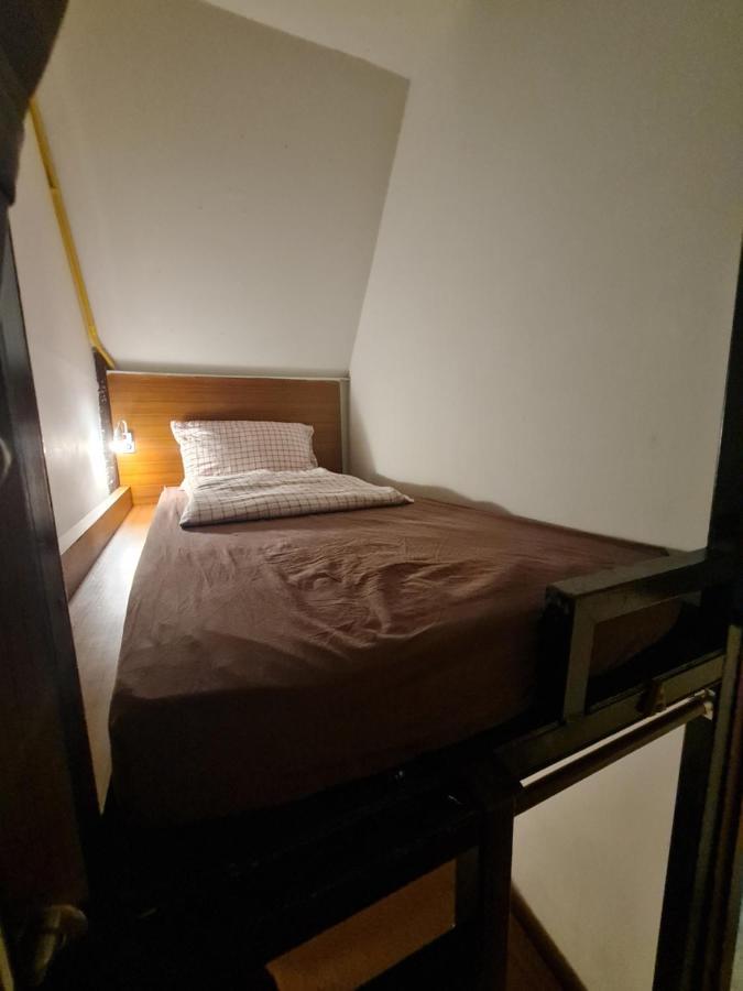 Non House Bangkok บ้านนอนโฮสเทล Εξωτερικό φωτογραφία