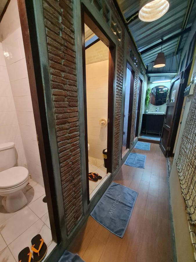 Non House Bangkok บ้านนอนโฮสเทล Εξωτερικό φωτογραφία