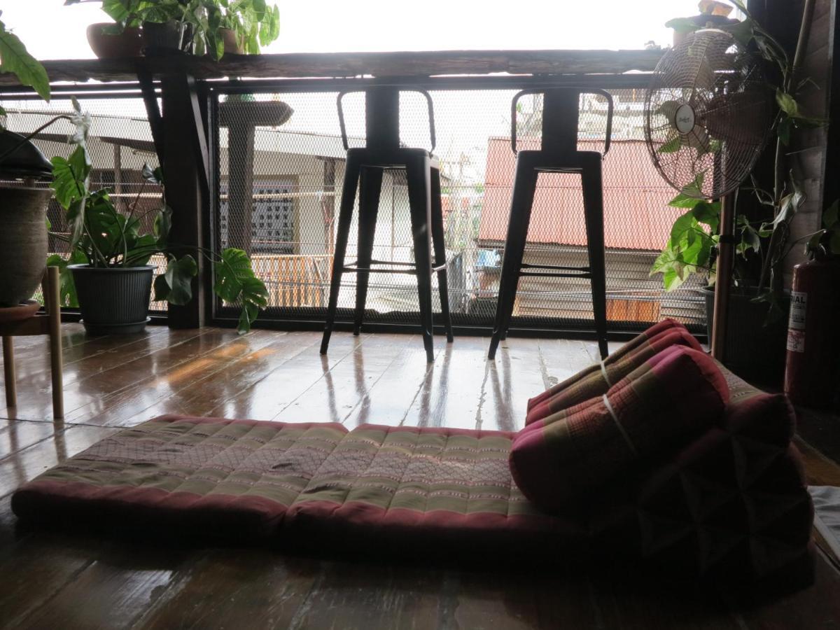 Non House Bangkok บ้านนอนโฮสเทล Εξωτερικό φωτογραφία