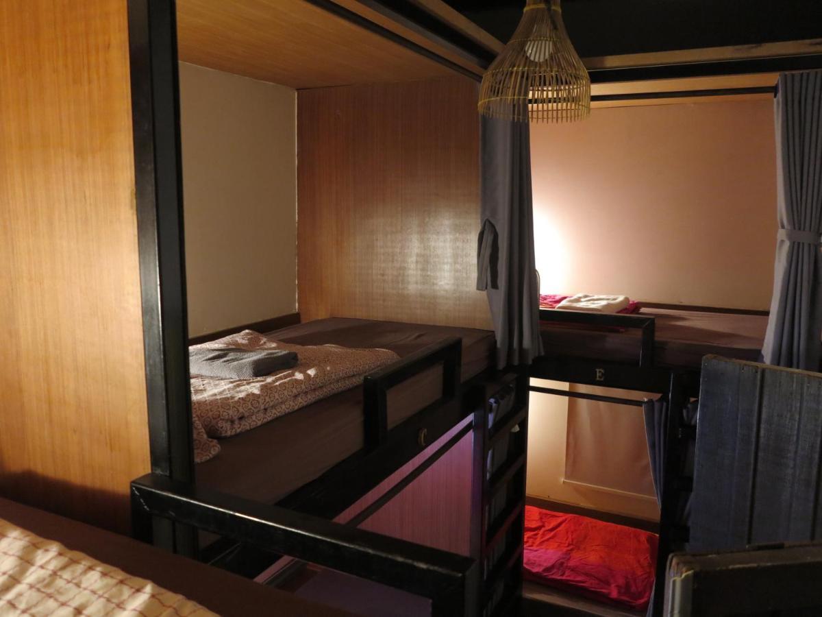 Non House Bangkok บ้านนอนโฮสเทล Εξωτερικό φωτογραφία